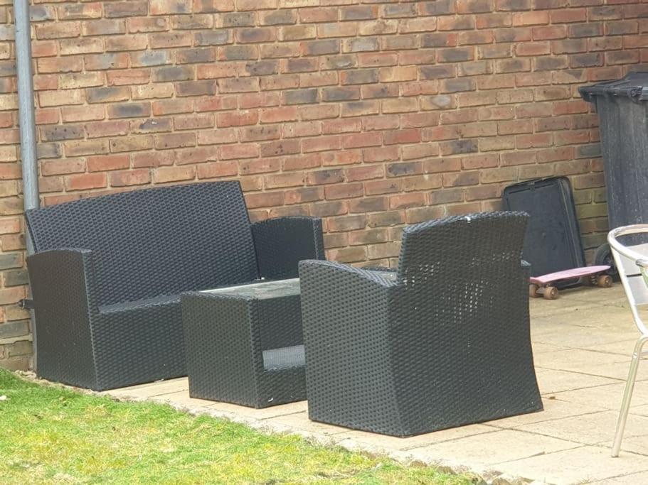 London Luxury 6 Bedroom Family House Sleeps 12 People Parking For 4 Cars Close To Tube. Chigwell Exterior foto